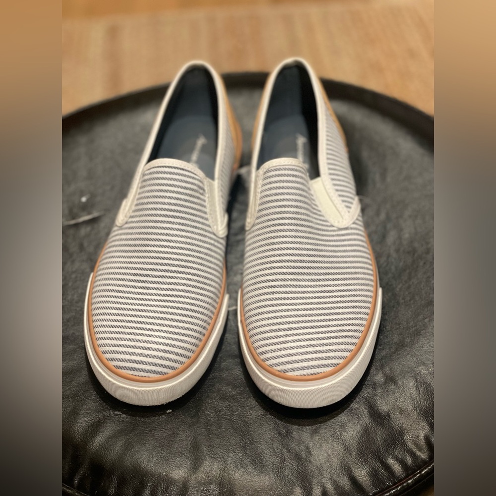 American Eagle Outfitters Navy and White Slip-On Loafers